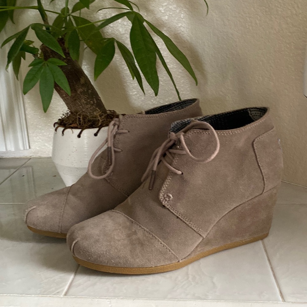 Toms suede wedge bootie